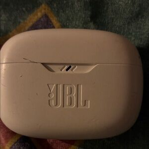 JBL Cream Earbuds Case